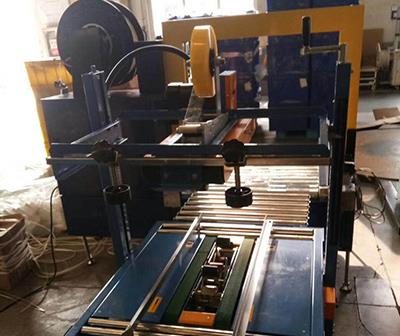 全自動(dòng)開箱機(jī)